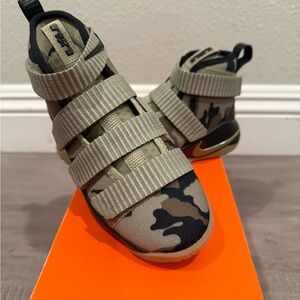 Kids Camouflage Strap Sneakers